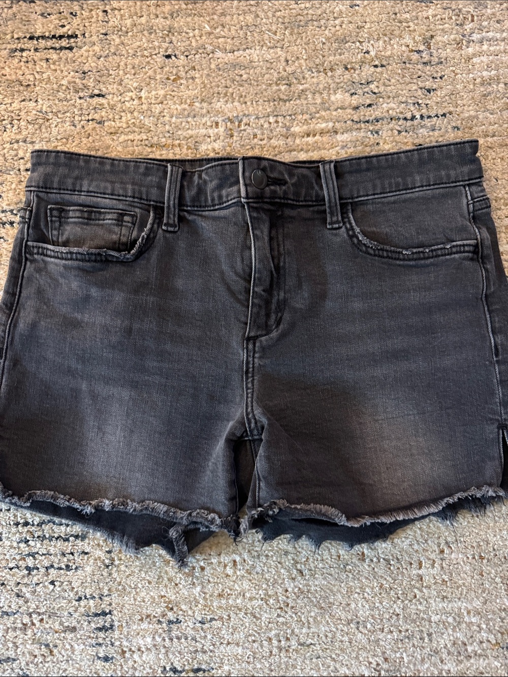 Joe’s Jean Charcoal Denim with Frayed Hem Women’s Shorts size 29